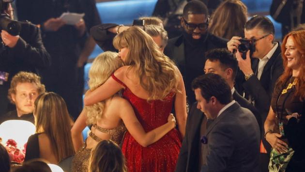 'Meta ha creato chatbot osè di Swift e altri vip senza loro ok'