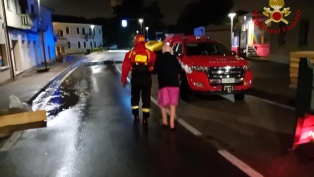 Maltempo: nel Veronese, tetti scoperchiati e allagamenti