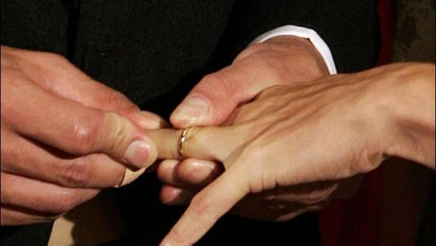 Sposo stroncato da un infarto durante la festa di matrimonio
