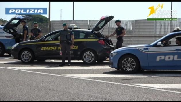 Sequestrati dispositivi Comuni per lettura di targhe d'auto