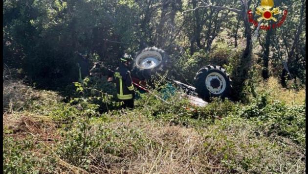 Trattore si ribalta, muore un agricoltore 48enne in Molise