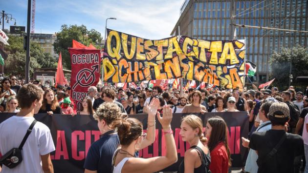 Milano a difesa del Leoncavallo, partito il secondo corteo
