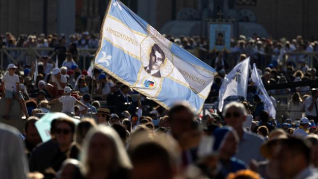Il Papa, Frassati e Acutis proclamati santi