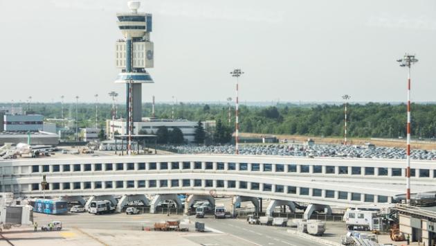Finestrino rotto, atterraggio d'emergenza a Malpensa