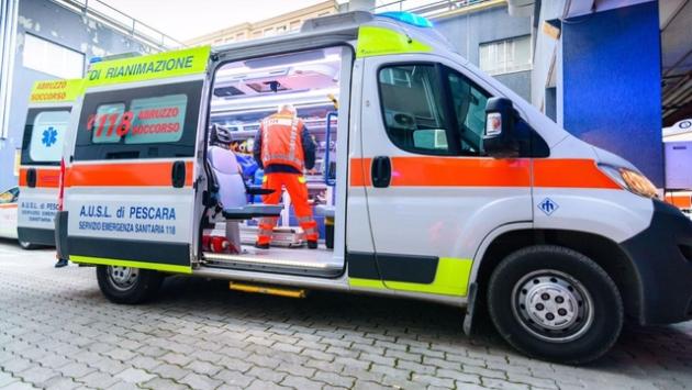 Camion urta cestello, due operai feriti nel pescarese