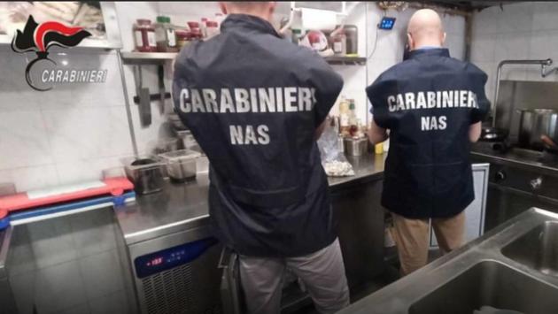 Spaccio antidolorifici e cocaina, 5 in cella e 4 ai domiciliari