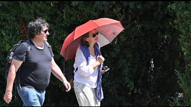 Meteo, l'anticiclone riporta l'estate con punte fino a 34 gradi