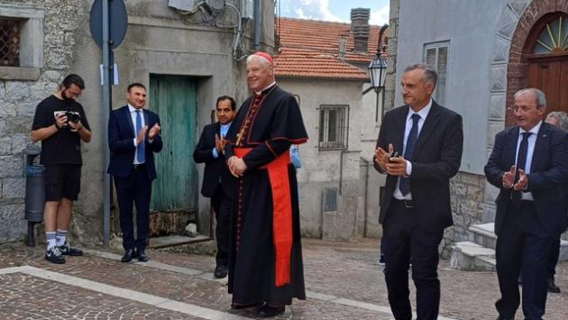 Card. Mueller contro Lgbt,a San Pietro solo propaganda