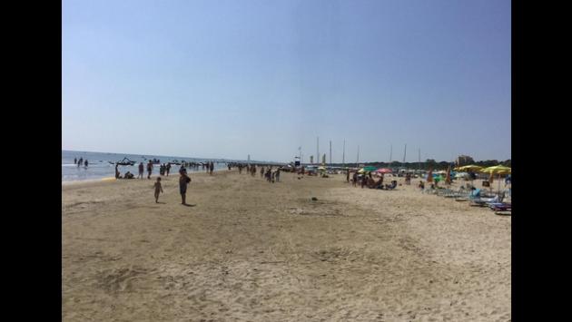 Uccisa da una ruspa in spiaggia, chiusa l'indagine