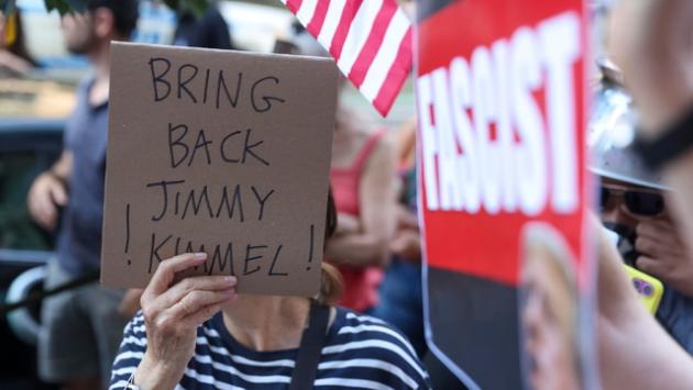 Casa Bianca critica Obama su Kimmel, 'non sa di cosa parla'