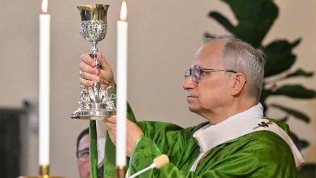 Il Papa, popoli schiacciati da violenza e indifferenza