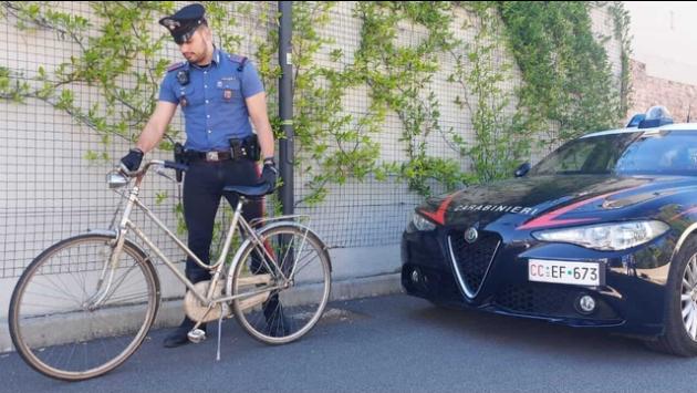 Molesta una 14enne nel Trevigiano, le amiche la difendono