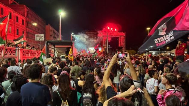 Presidio per Gaza in porto Ancona si muove ma blocco continua