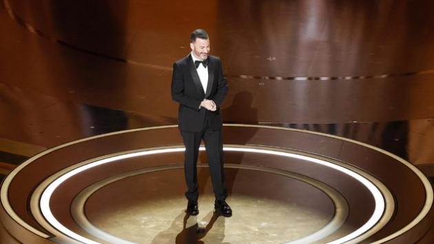 Jimmy Kimmel torna in tv e attacca Trump