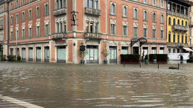 Nel Comasco per il maltempo ancora frane, città sott'acqua