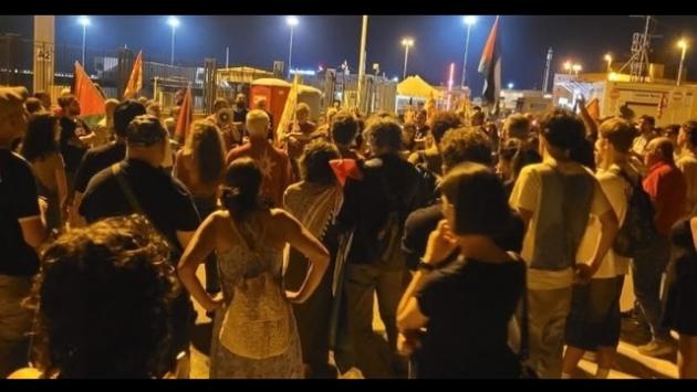 Usb Taranto, bloccato arrivo petroliera con greggio per Israele