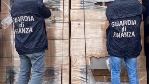 In un bunker la più grande fabbrica clandestina di sigarette