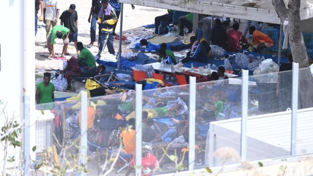 Otto sbarchi a Lampedusa, sbarcati 297 migranti