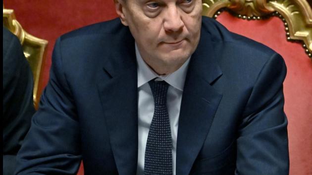 Festa del Tricolore: dopo le polemiche il governo manderà il ministro Luca Ciriani 