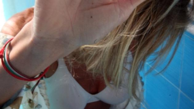 Molestie alle stagiste del centro estetico, condannato