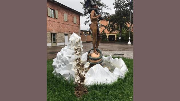 La fontana satanista di  Vergato  imbrattata con il letame