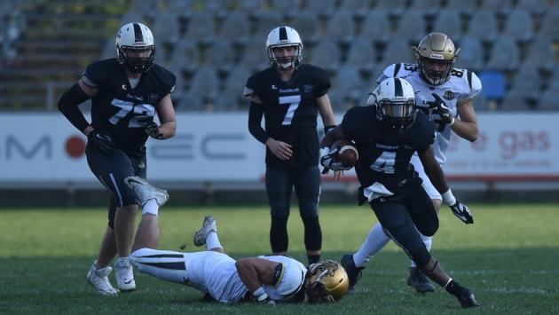 I Panthers sbranano i Giaguari