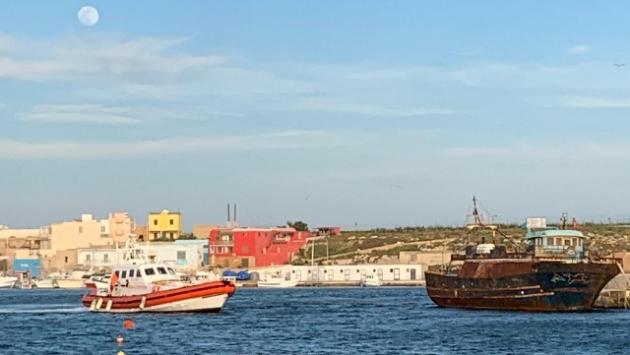La Sea Watch è ancora al largo di Lampedusa
