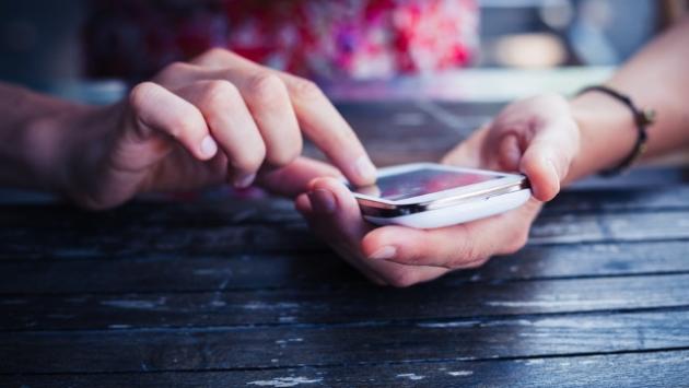 Stalking via social alla figlia 20enne, denunciata