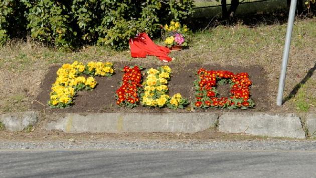 Filippo, il ricordo «fiorisce» lungo la Massese