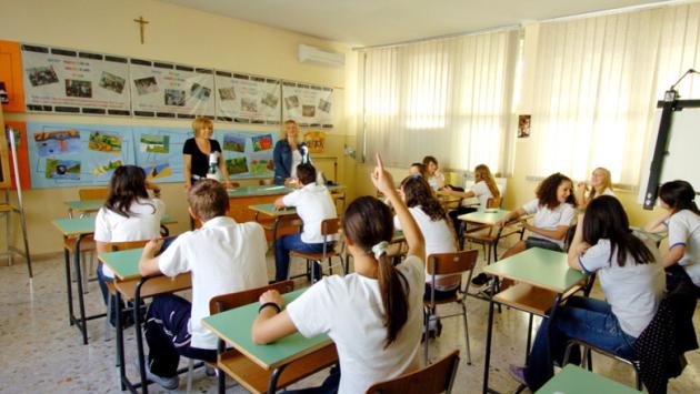 Scuola: Gilda, in 10 anni stipendi  dei docenti giu' del 7%