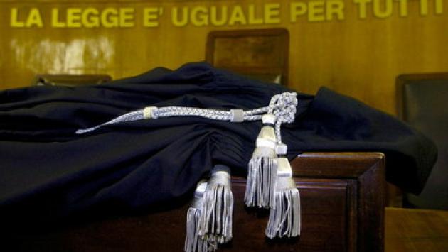 Abusò per molto tempo della figlia di tre anni, 46enne di Milano confessa davanti al gip