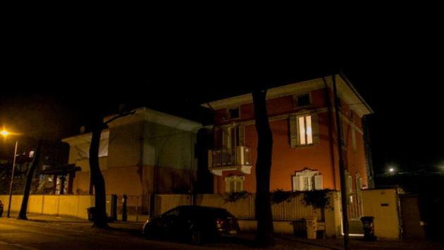 Viale Duca Alessandro "Lampioni spentida un anno, aumentano i furti"