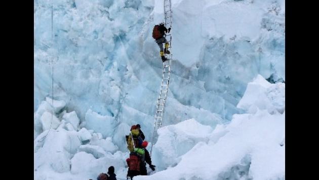 Everest: sale a 11 numero dei morti
