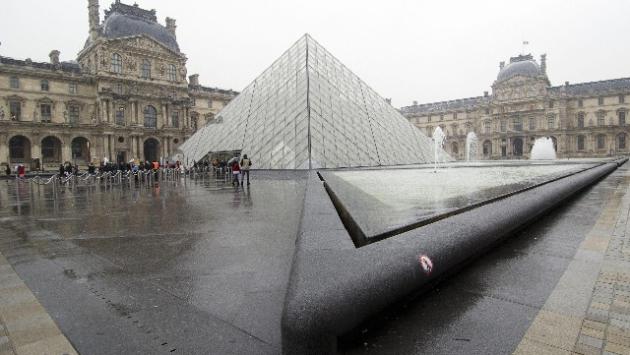 Lite a Parigi, ucciso da autista pullman