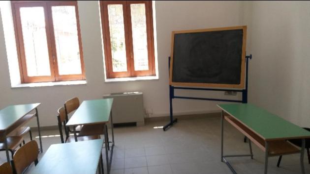Maestra indagata per molestie su alunno