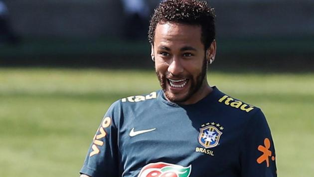 Il calciatore Neymar accusato di stupro. Lui si difende: 'E' un'estorsione'