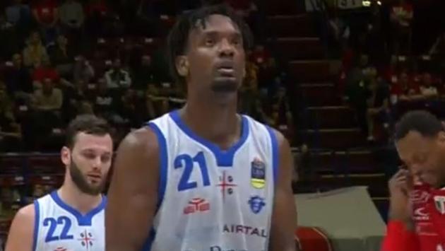 Milano crolla a Sassari: Dinamo in semifinale