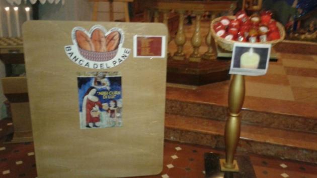 Rubati in chiesa i pacchi-dono per i poveri