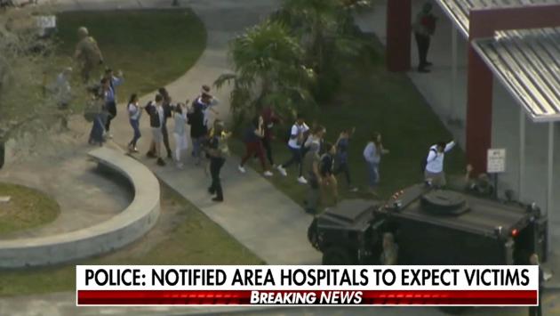 Non fermò  la sparatoria di Parkland, arrestato poliziotto