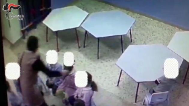 Quattro insegnanti accusate di maltrattamenti ai bambini
