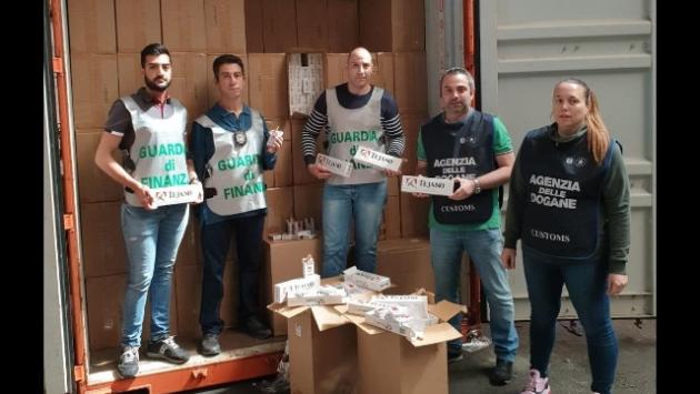 Sequestrate a Genova 9 tonnellate di  sigarette