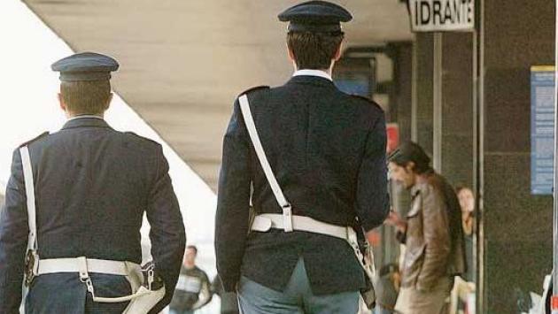 Fidenza, tentano di scendere ubriachi dal treno in corsa: denunciati dalla Polfer 