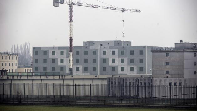 Carcere, due poliziotti aggrediti da un africano