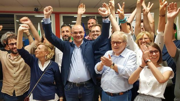 Ballottaggi: Ferrara a destra dopo oltre 70 anni, il Pd si riprende Livorno e tiene Reggio