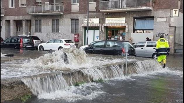 Maltempo: Milano, esonda il fiume Seveso
