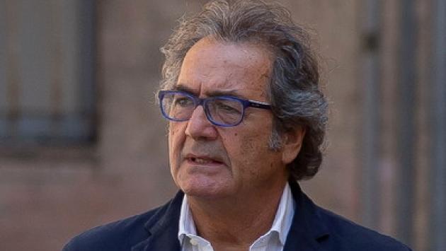 Fanelli avrebbe venduto i dati dei pazienti alle multinazionali