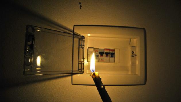Calo di tensione in serata: segnalati black-out in tutta Parma e mancanza d'acqua