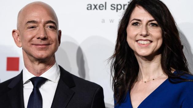 Bezos conclude il divorzio dalla moglie, accordo da 38 miliardi di dollari 