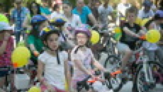 Ciclisti: casco obbligatorio fino ai 12 anni