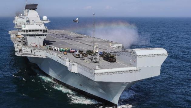 Gb: la portaerei Queen Elizabeth 'fa acqua'